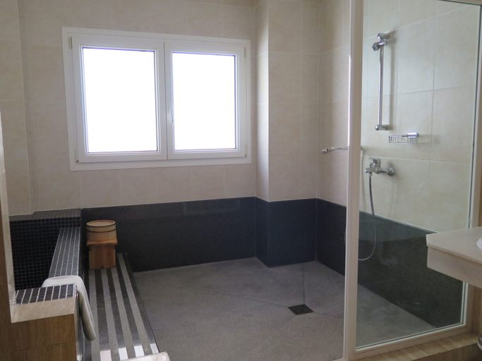 Bathroom 4, La Luna Blanca, Málaga