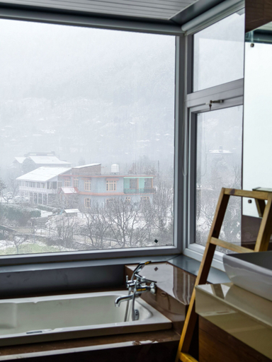 Bathroom 3, The Voyage Resort, Manali, Kullu