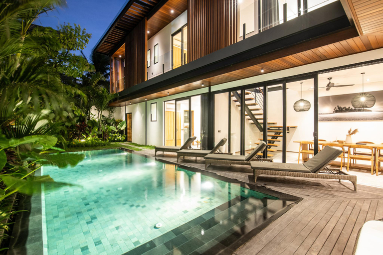 3, Elegant 5BR Villa Retreat Steps From Canggu Beach, Badung