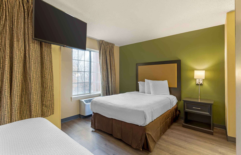 Bedroom 3, Extended Stay America Select Suites - St. Louis - Airport - Central, Saint Louis