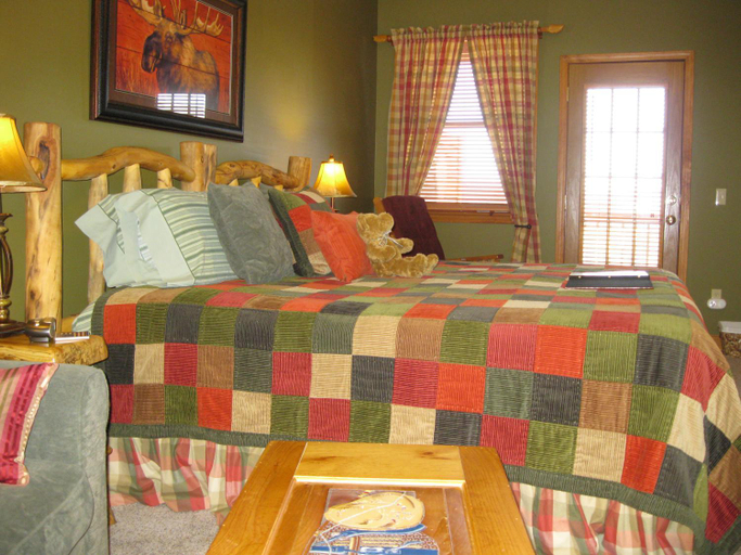 Bedroom 2, Berry Springs Lodge, Sevier