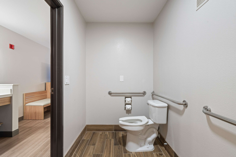 Bathroom 4