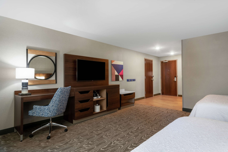 Bedroom 3, Hampton Inn & Suites Fort Wayne Downtown, Allen
