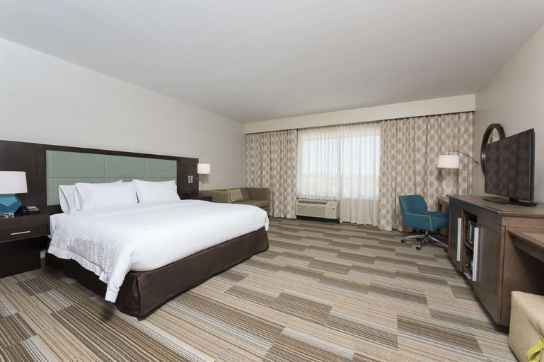 Bedroom 3, Hampton Inn Westfield, Hamilton
