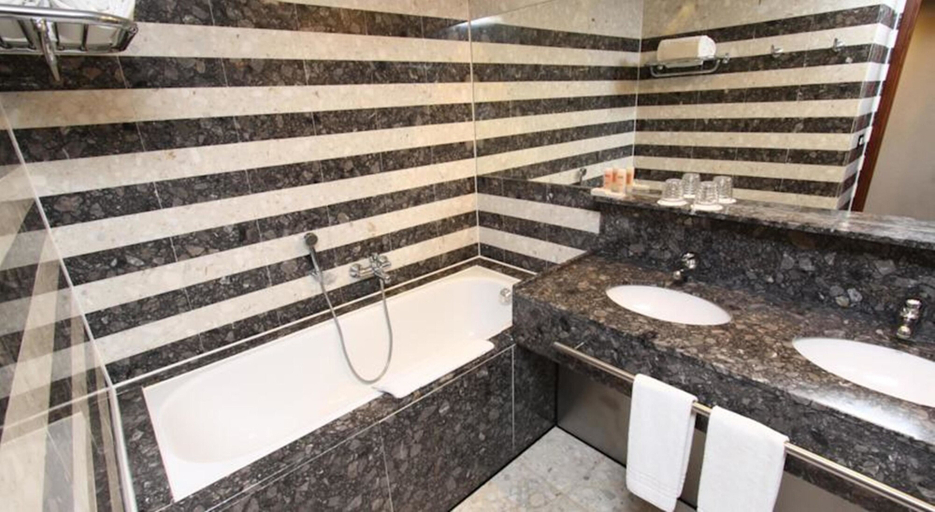 Bathroom 5, Royal Tulip Brasilia Alvorada, Brasília