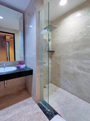 Bathroom 10