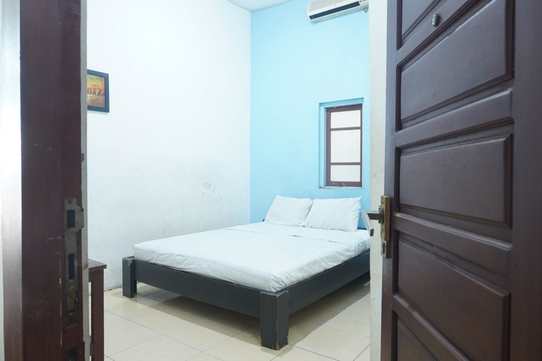 Bedroom 3, Hotel O Gr Kost Kaladan, Tapin