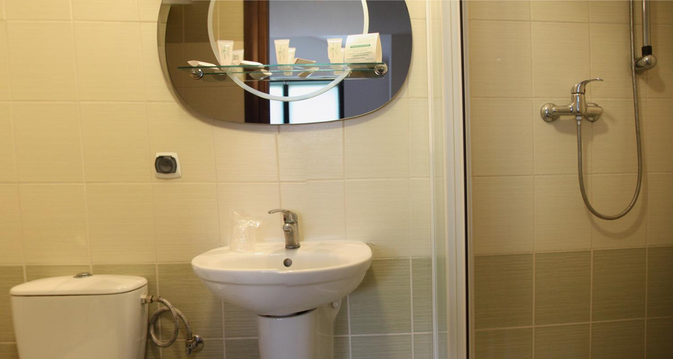 Bathroom 4, Hotel Slowik, Opole Lubelskie