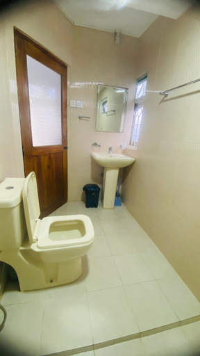 Bathroom 3, Blossom Inn, Ella
