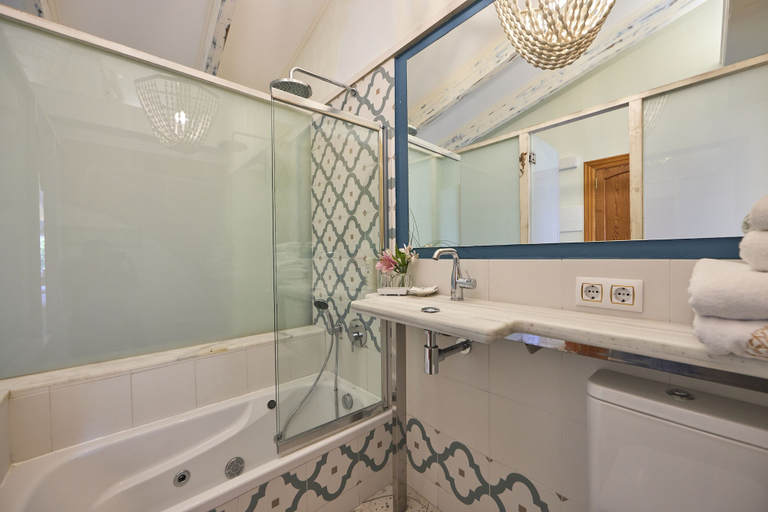 Bathroom 5, Son Sant Jordi, Baleares