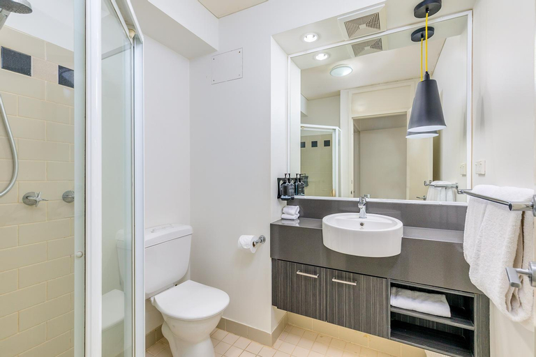 Bathroom 13