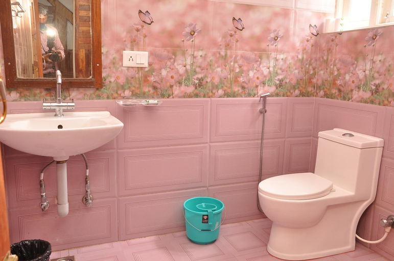 Bathroom 4