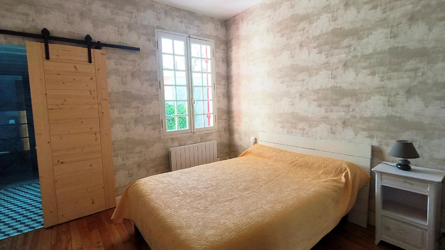 Bedroom 2, Maison "Sarah Bernhardt", Gironde