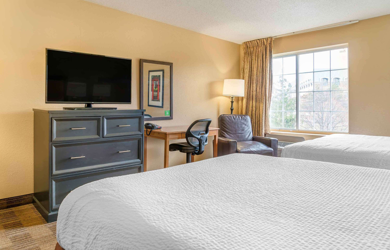 Bedroom 3, Auburn Hills Extended Stay Inn, Oakland