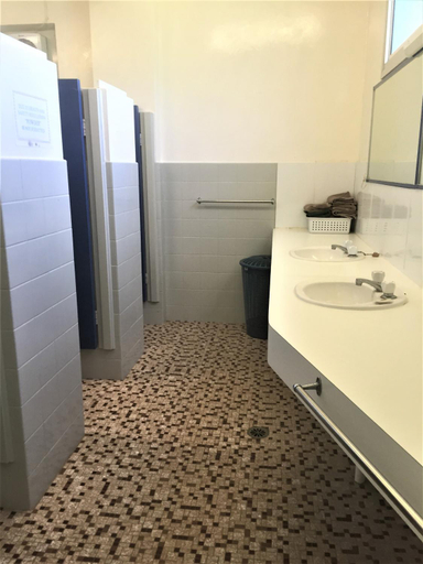 Bathroom, Junee Tourist Park, Junee
