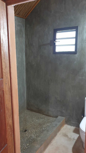 Bathroom 2, Domaine des Citronniers, Analanjirofo