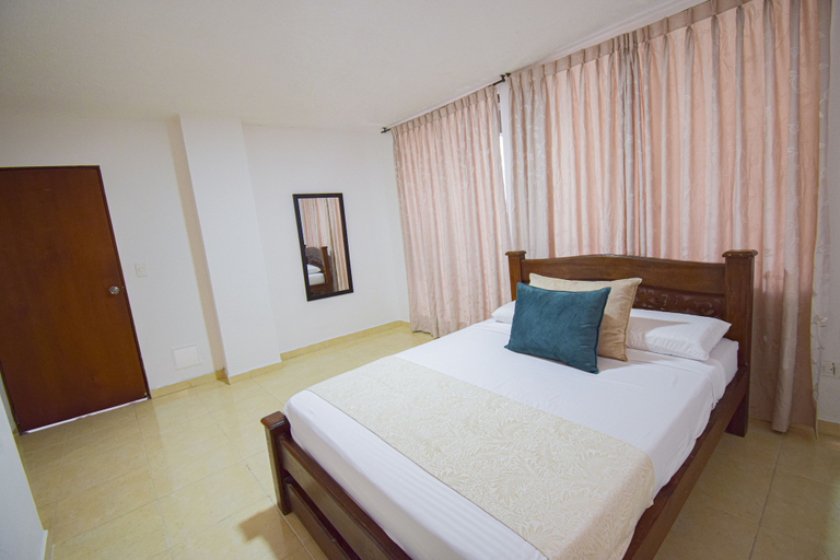 Bedroom 3, Hotel Toledo Plaza, Armenia