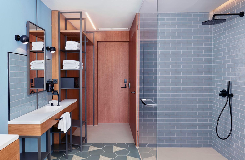Bathroom 4, LAVIDA Hotel at PGA Catalunya Resort, Girona