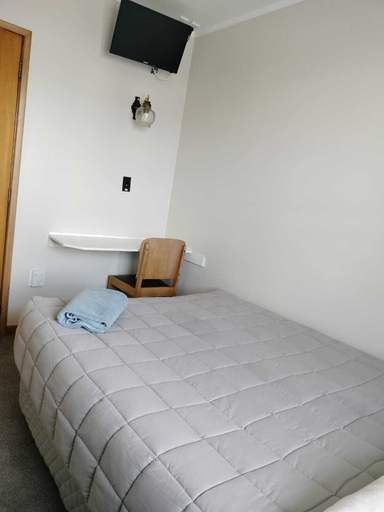 Bedroom 2, White Horse Inn Restaurant & Motel, Manawatu