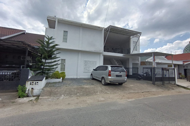 Exterior & Views 1, Hotel O Gr Kost Kaladan, Tapin