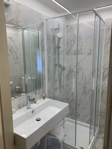 Bathroom 3, Hotel La Residenza, Venezia