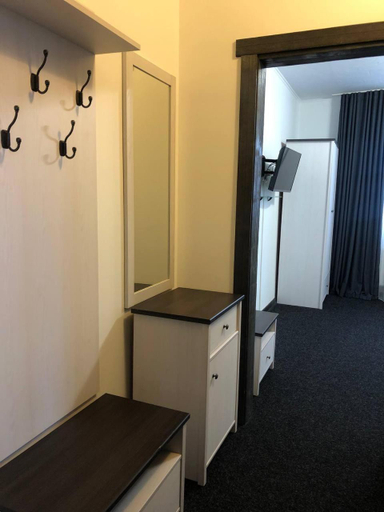 Bedroom 3, Knyazhyi Dvir, Pustomytivs'kyi