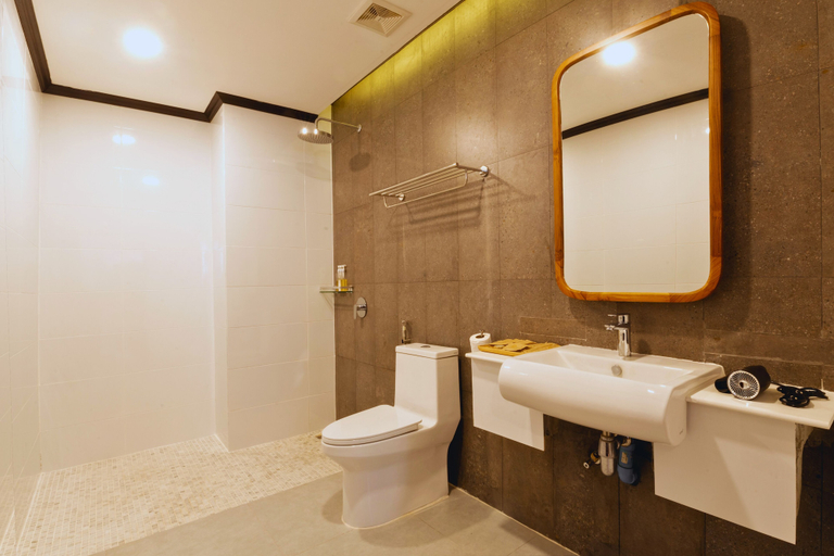 Bathroom 4, Oudomsin VangVieng Hotel, Vangvieng
