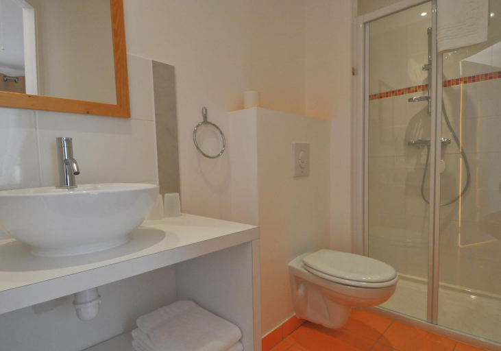 Bathroom 3, Auberge Des VoyaJoueurs, Morbihan