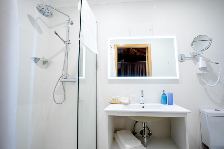 Bathroom 3, Quinta da Magnolia AR, Velas