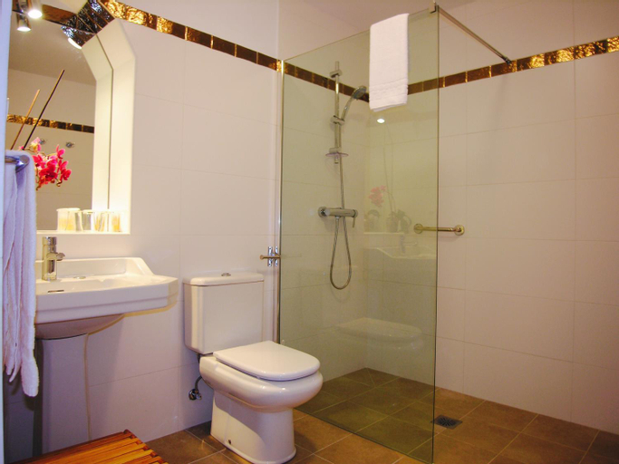 Bathroom 3