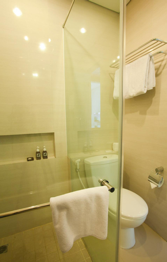 Bathroom 8
