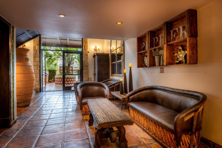Public Area 3, Hotel Pepper Tree Boutique Kitchen Studios - Anaheim, Orange