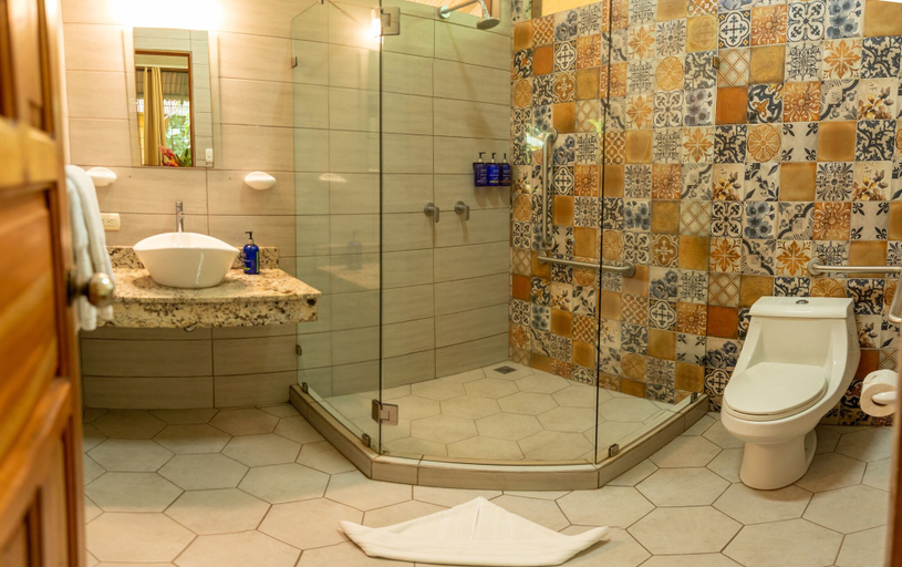 Bathroom 4, Pachira Lodge, Pococí