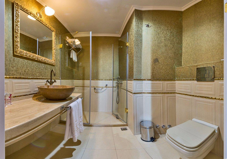 Bathroom 4, Hotel Fresia Istanbul, Beyoğlu