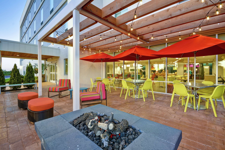 Food & Drinks 5, Home2 Suites by Hilton Queensbury Lake George, Warren