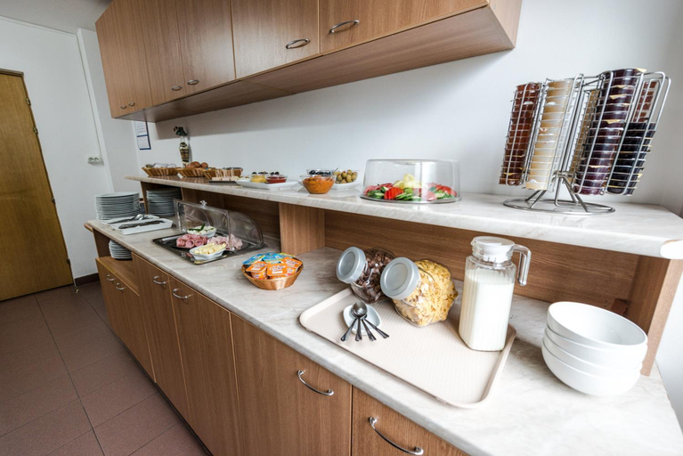 Food & Drinks 5, Hotel Est, Municipiul Bucuresti