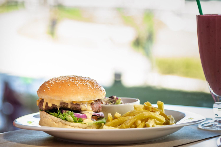 Food & Drinks 15