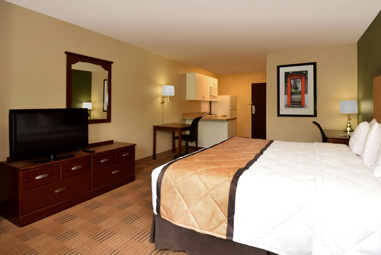 Bedroom 3, Extended Stay America Suites Detroit Dearborn, Wayne