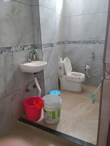 Bathroom 2, Roomshala 153 Hotel Krishnashrya, Mathura