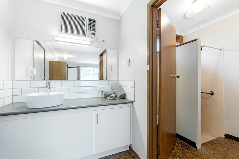 Bathroom 3, Admella Motel, Glenelg - Portland