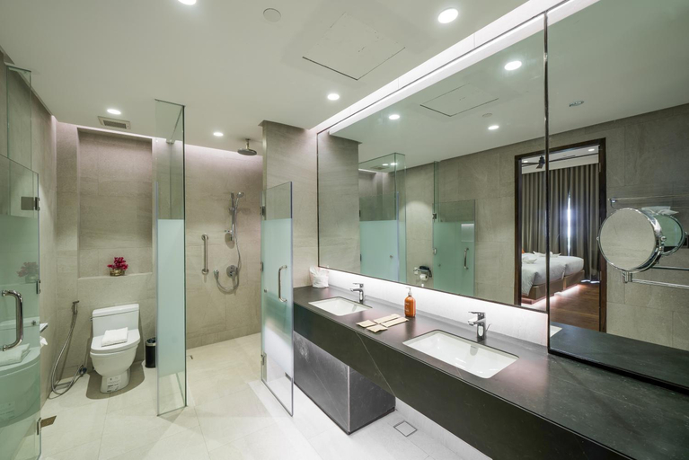 Bathroom 5, Discovery Samal, Samal City