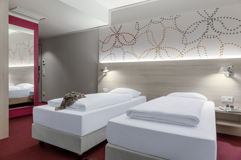 Bedroom 3, Coffee Fellows Hotel Siegburg West, Rhein-Sieg-Kreis