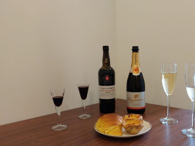 Food & Drinks, New Life - TORRE CLÉRIGOS STUDIO-3T, Porto