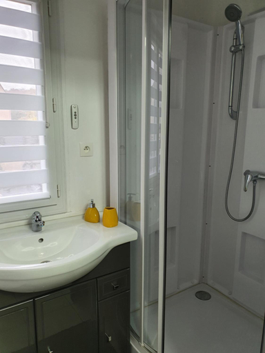 Bathroom 3, chez christian&astrid Next to Disneyland Paris, Seine-et-Marne