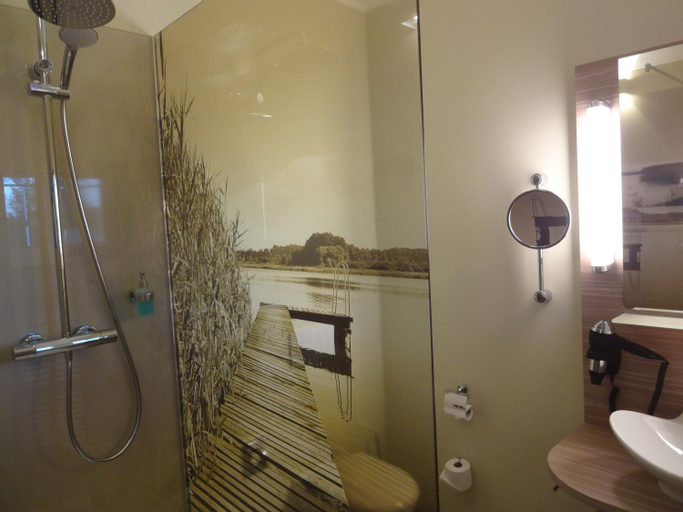 Bathroom 12