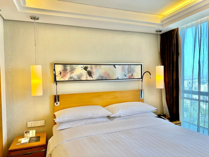Bedroom 13