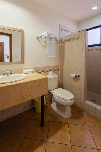 Bathroom 4, Hotel Colli, La Paz
