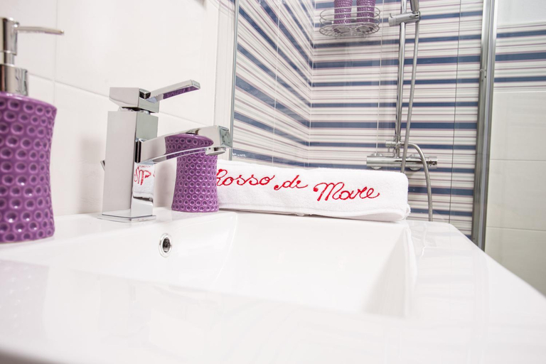 Bathroom 2, Rosso di Mare Guest House Alghero, Sassari