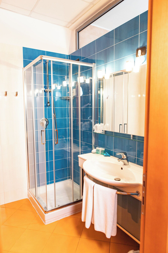 Bathroom 5, Hotel San Terenzo, La Spezia