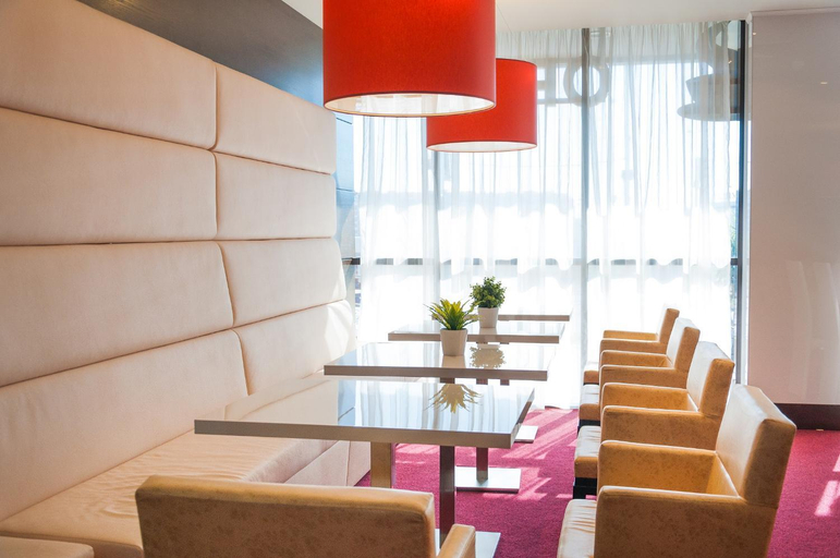 Food & Drinks 4, Hotel Dream, Stolichna